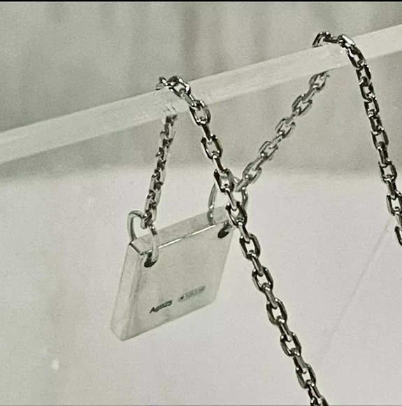 NEW Gucci Logo Square Pendant Necklace With Box And Dust Bag.Full Inclusion - Picture 14 of 17